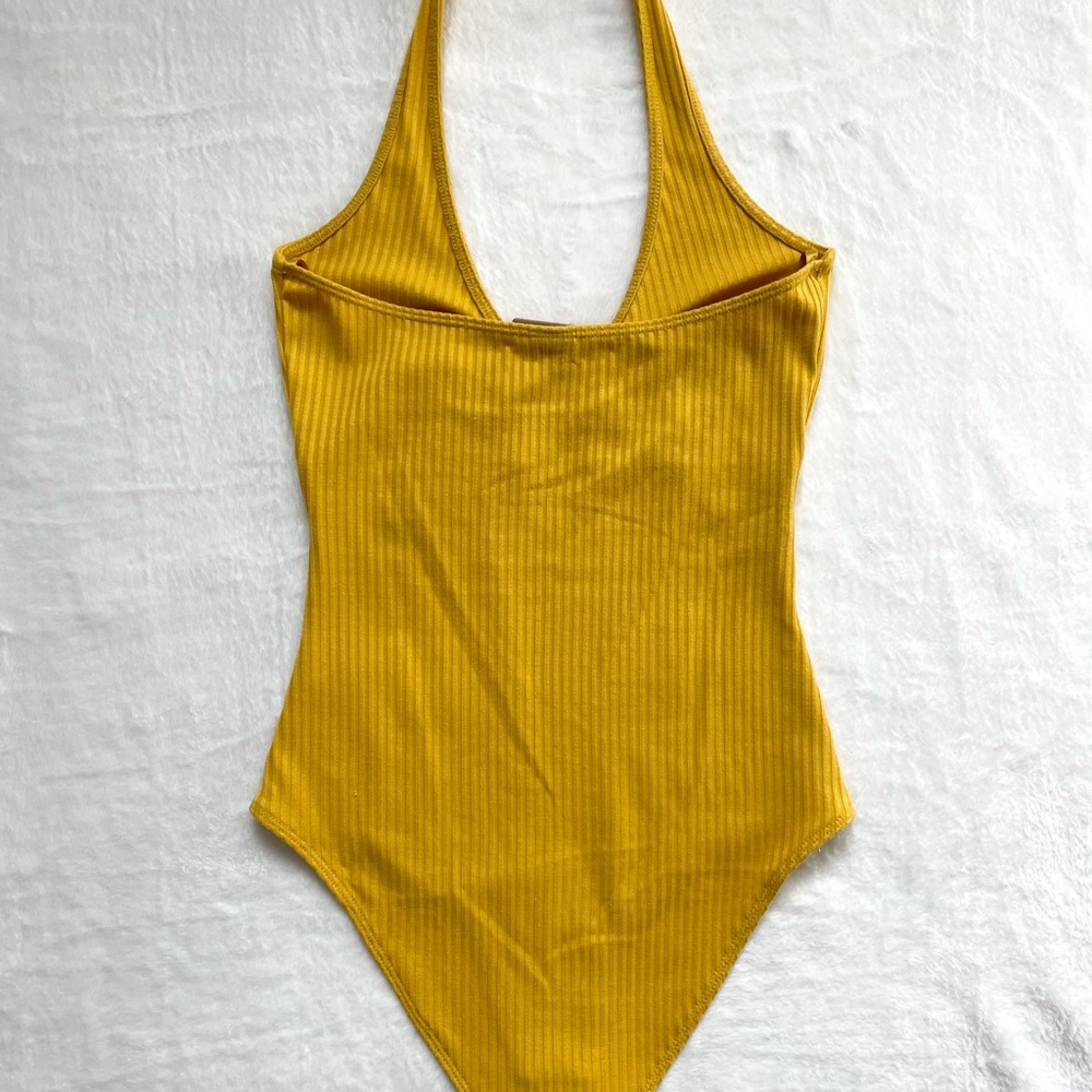❗️SOLD❗️ NWT Golden Yellow Ribbed Halter Bodysuit - Picture 4 of 11